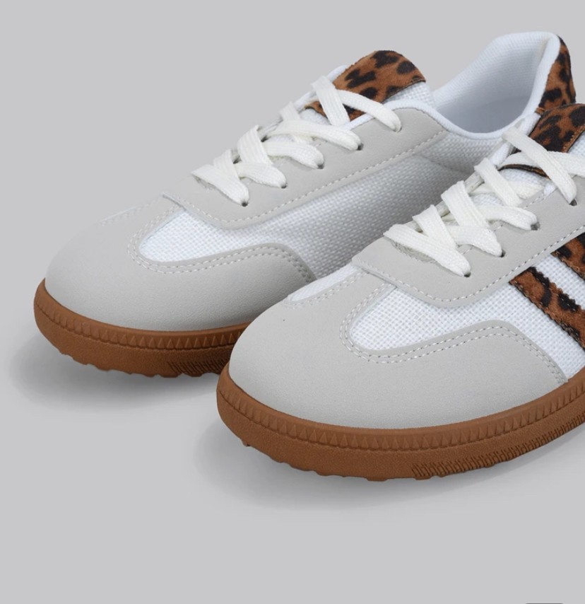 DareSee Fall/Winter 2025 New Leopard Print Women Casual Sneakers, Low-Top Lace-Up Flat Comfortable Versatile Vulcanized Shoes Gifts